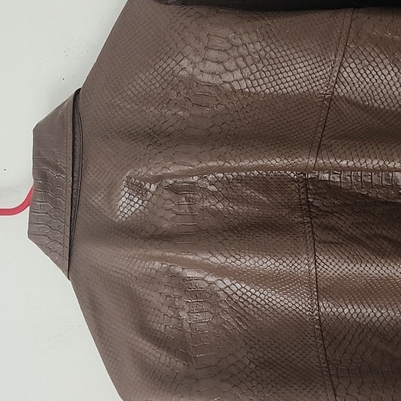 Aritzia Babaton Pellin Shirt Jacket Vegan Leather Brown Python Print Size Small - Picture 10 of 15